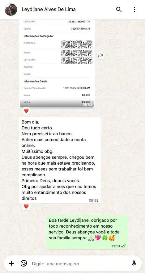 Depoimento da Leydijane mostrando comprovante de recebimento do benefício